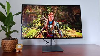 Dough Spectrum Black monitor with Aloy from Horizon: Forbidden West on screen