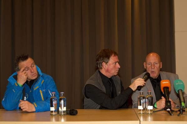 A press conference was held prior to the race to announce the health problems of Bart Wellens