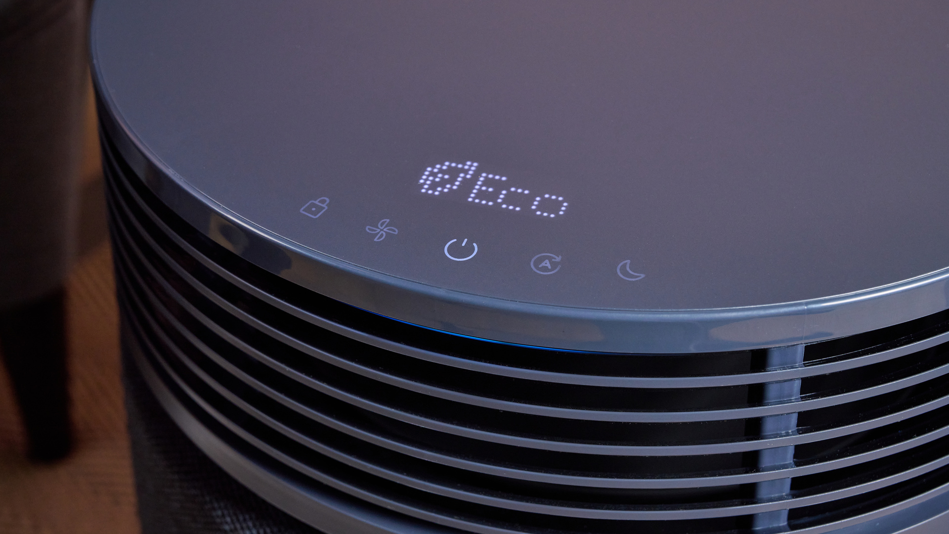 The Blueair Blue Signature&#039;s display shows a leaf alongside the word Eco.