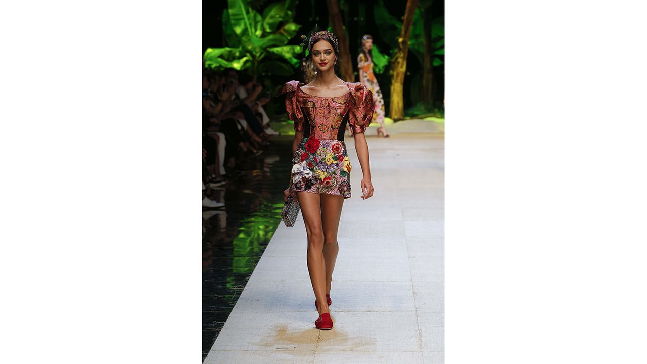 dolcegabbana_womens_fashion_show_ss17_21_0.jpg