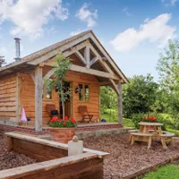 Copperbeach Bowtop, TilstonDistance to Bolesworth:booking.com