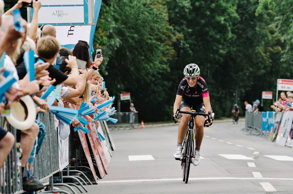 Eugenia Bujak solos in for the stage win and race lead.