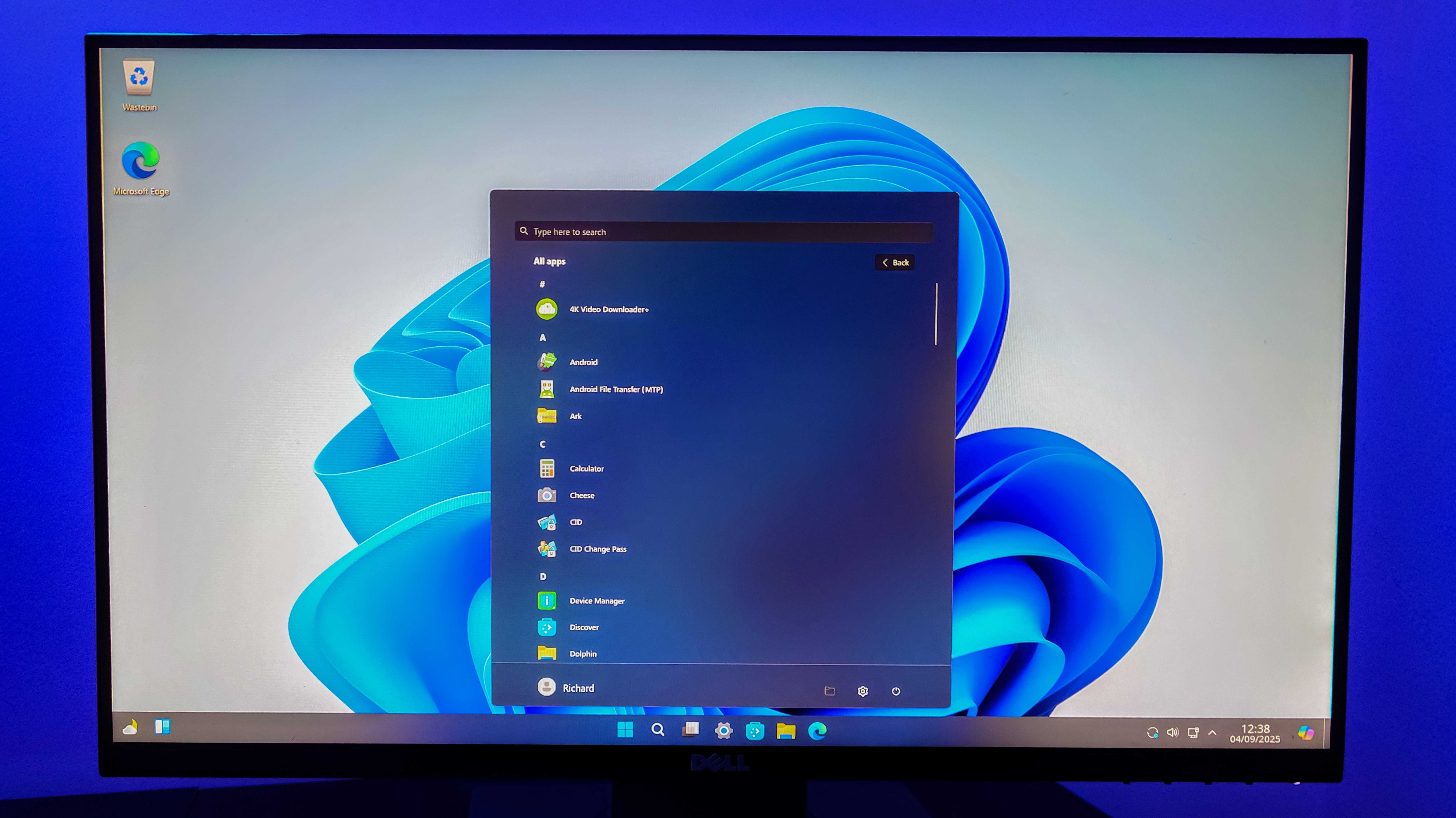 WINUX desktop showing the Windows 11 themed Start Menu