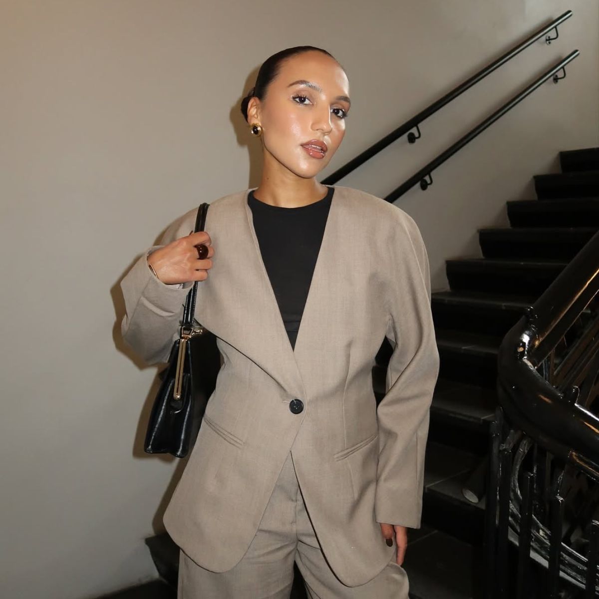 @ingridedvinsen wearing nude lip gloss