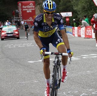 Alberto Contador (Saxo Bank) on the attack at the end of stage 8