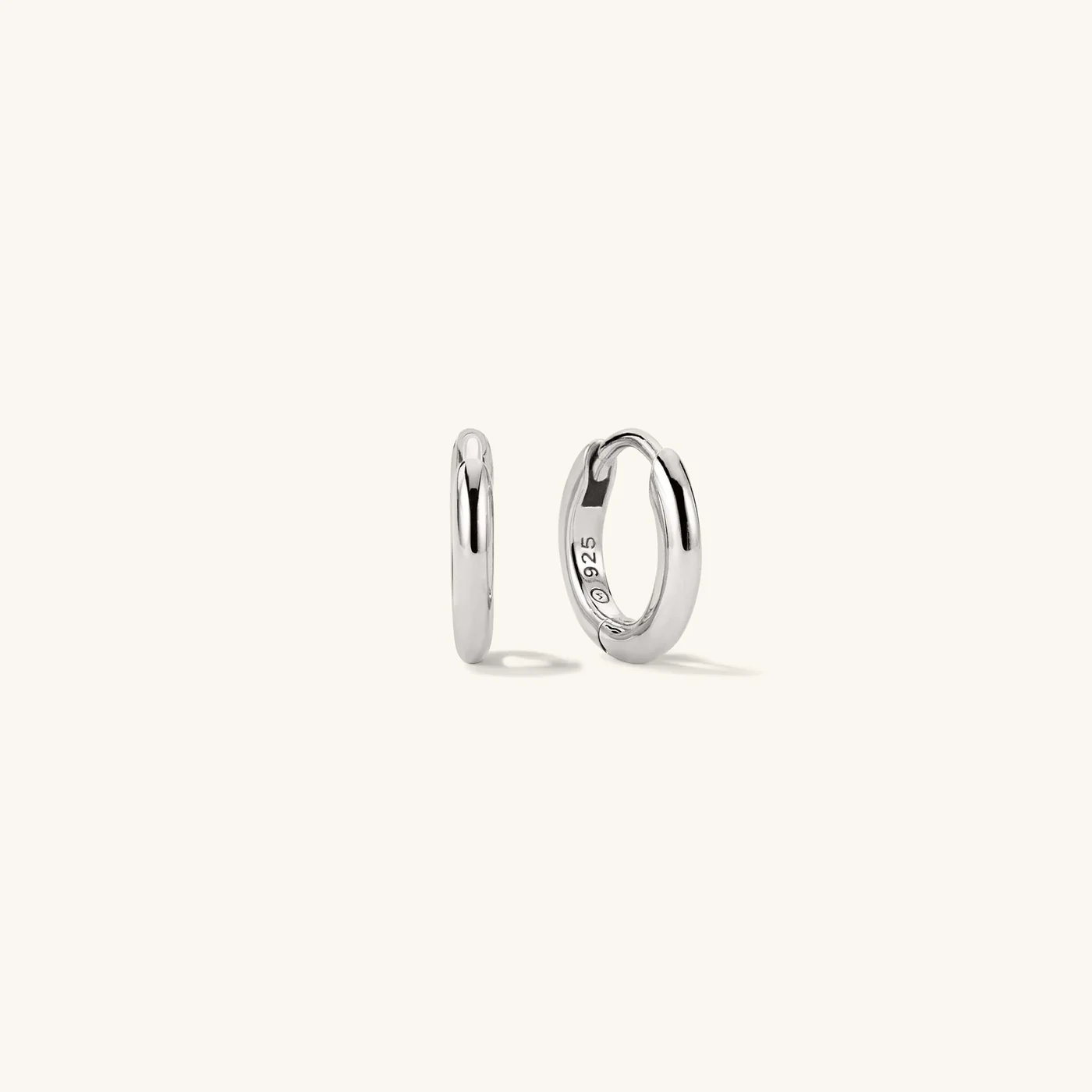 Mejuri, Tube Huggie Hoops