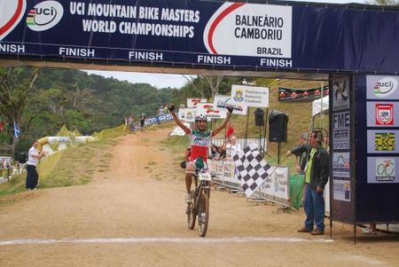 Mirco Balducci (Italy) wins the 30-34 men's cross country