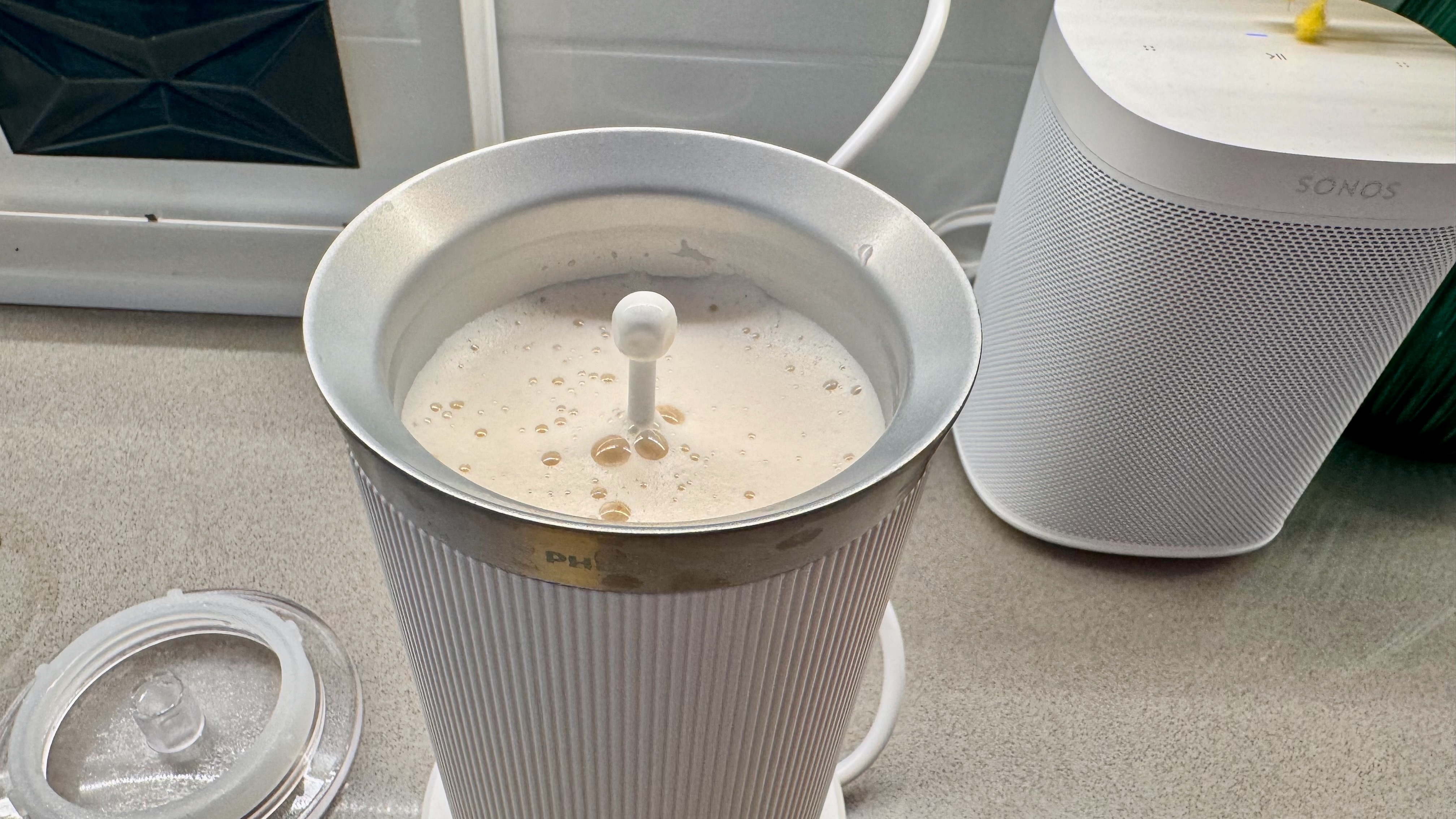 Philips Baristina Milk Frother with frothed milk