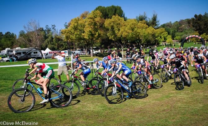 The Elite Women heading out onto the course