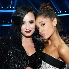 2015 American Music Awards - Backstage And Audience