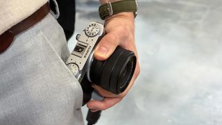 Another compact, viewfinder-free camera is Japan's #1 &ndash; outperforming traditional photography gear at a lower price