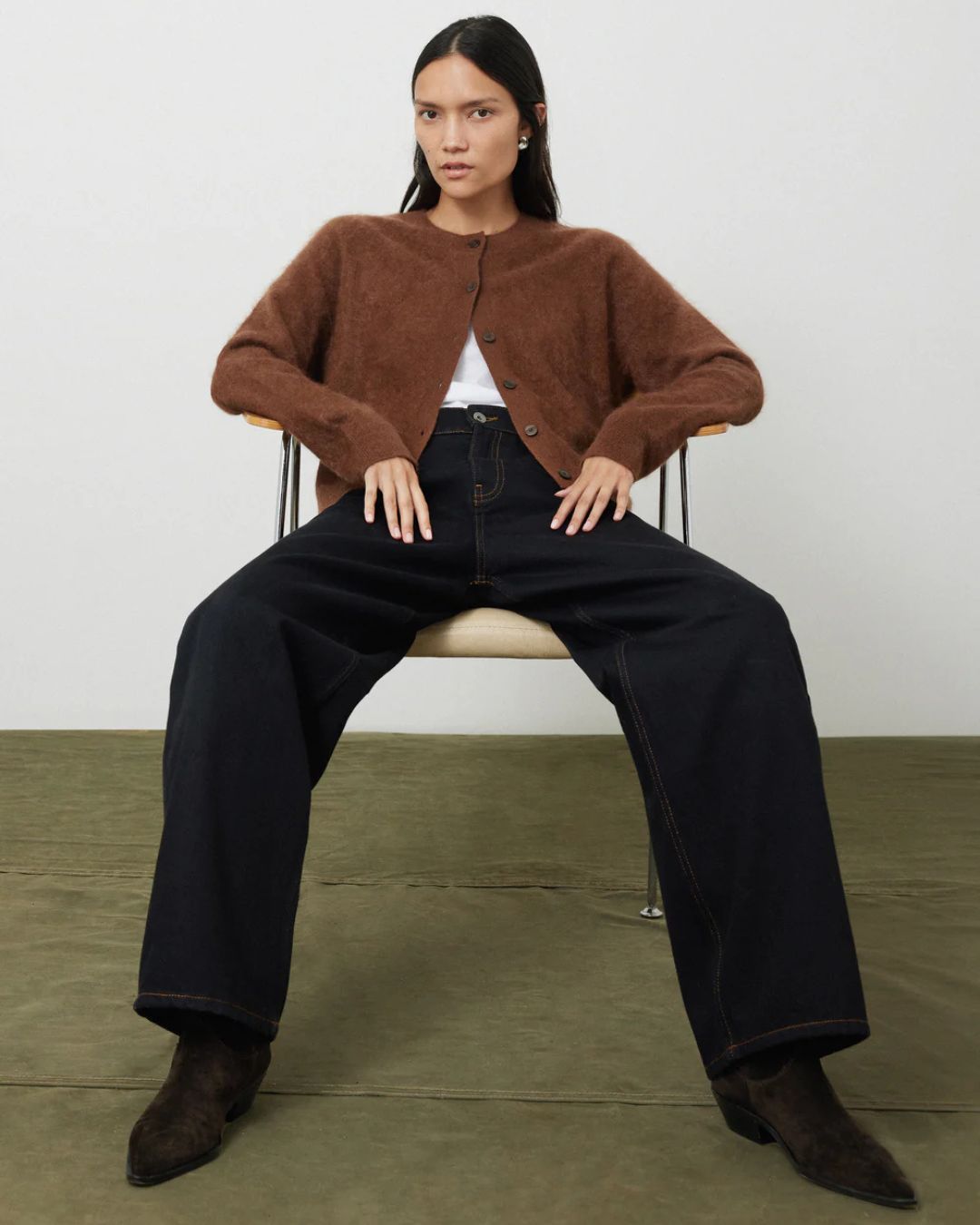 Vw4B3pPjfwHZhUYY9EWLVF-320-80 I'm a Stylist and Fashion Expert—This is the Simple Trick I'd Recommend If You Want to Look Classy