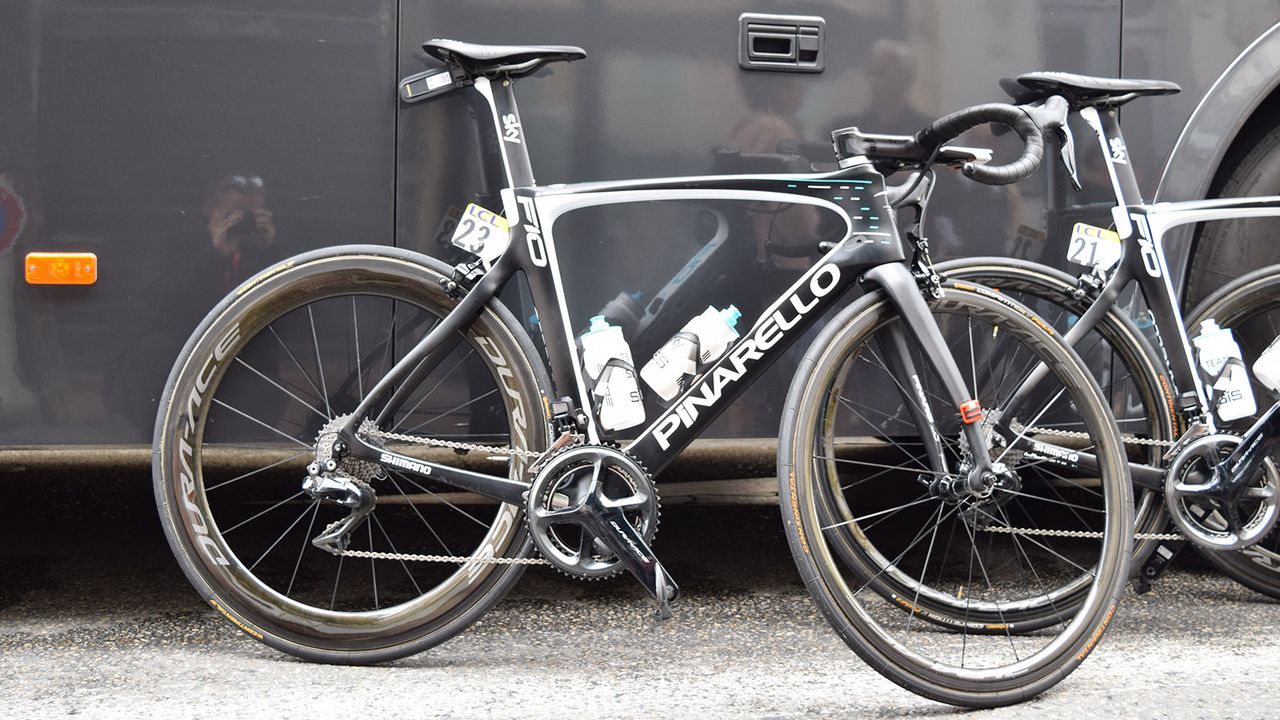 Tao Geoghegan Hart's Pinarello Dogma F10