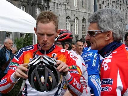 Christophe Brandt (Davitamon-Lotto) with his team director Allan Peiper.