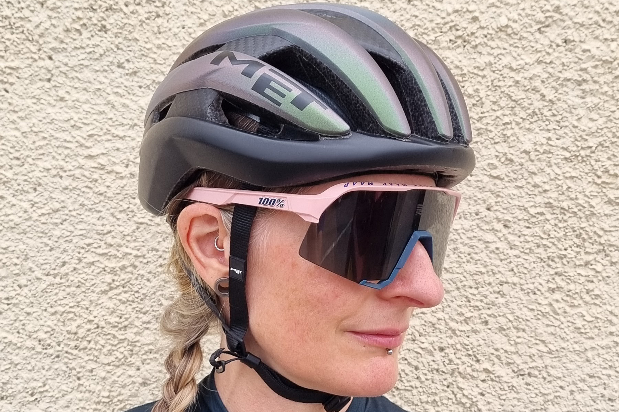 The Met Trenta 3k carbon halmet comes in a range of stunning colourways but my favourite is Motion Blur