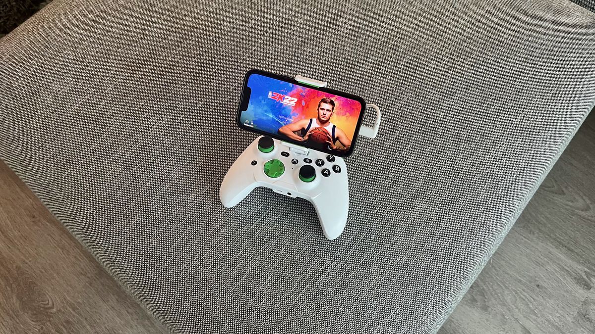 RiotPWR Xbox Cloud Gaming Controller for iPhone review As close as it