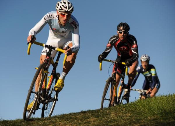 Adam Myerson (Cycle-Smart) leans into a corner