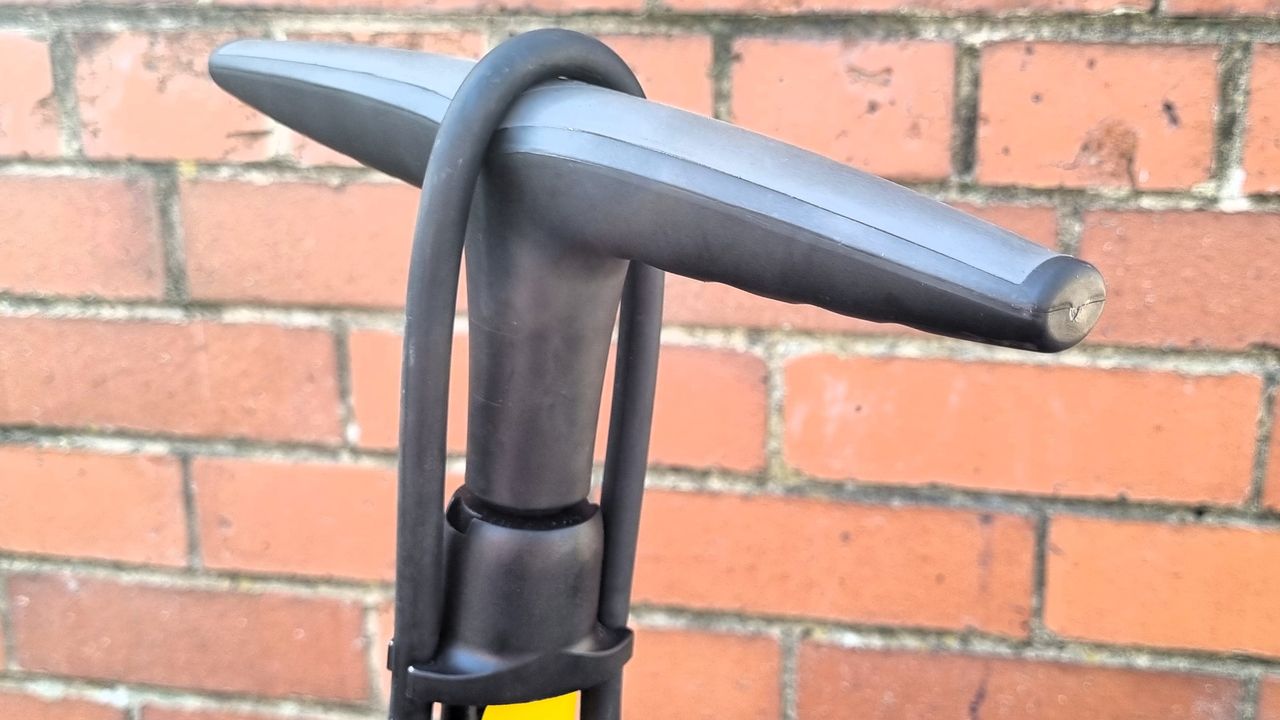 A close up of the handle of the Topeak JoeBlow Sport III