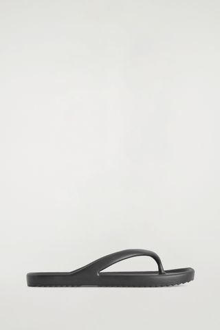 VwvnGaEXwv5zFKhkQE6URX-320-80 هذا النمط بانت مع Flip-Flops يخلق مجموعة الصيف الأكثر روعة
