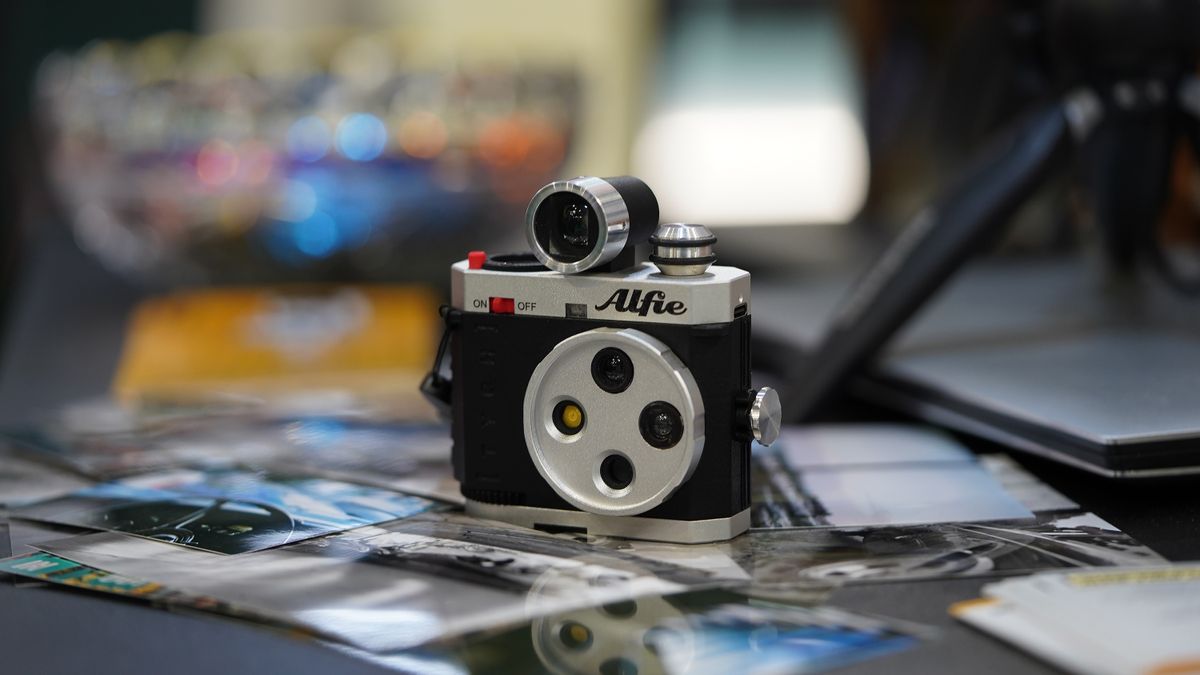 Alfie Tych retro half-frame cameras launched at The Photography Show