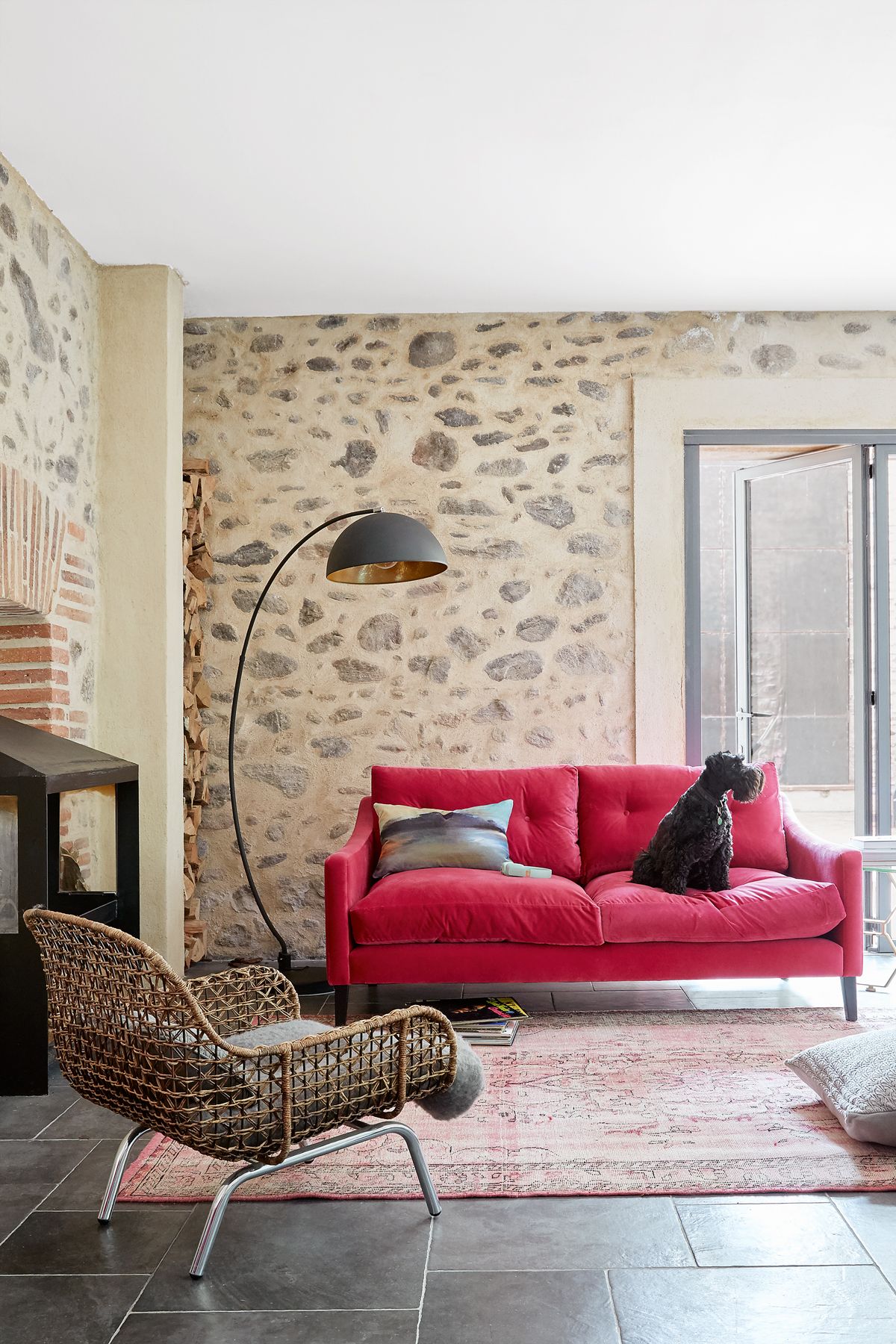 Explorez cette ferme chic en France avec un attrait rustique moderne