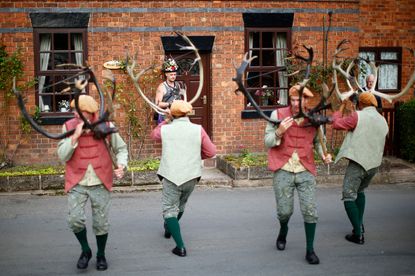 12 traditional dances from around the world | The Week