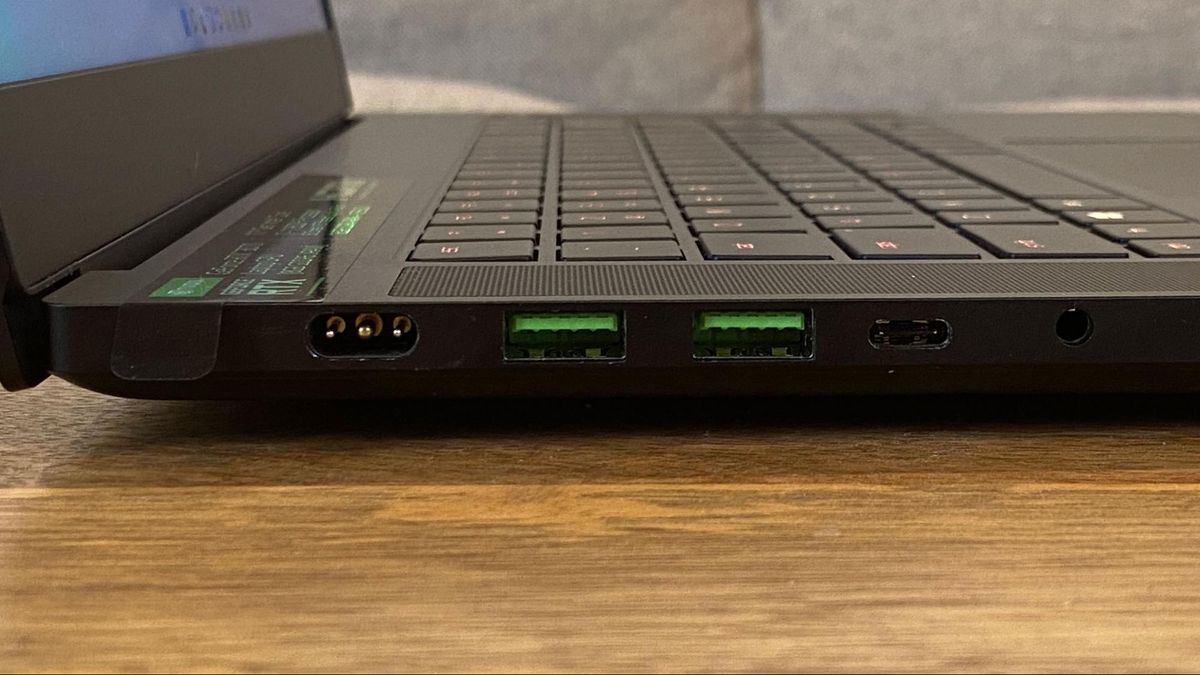 Razer Blade 15 Advanced Model (Late 2021)