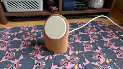 V&auml;stm&auml;rke wireless charging stand from ikea
