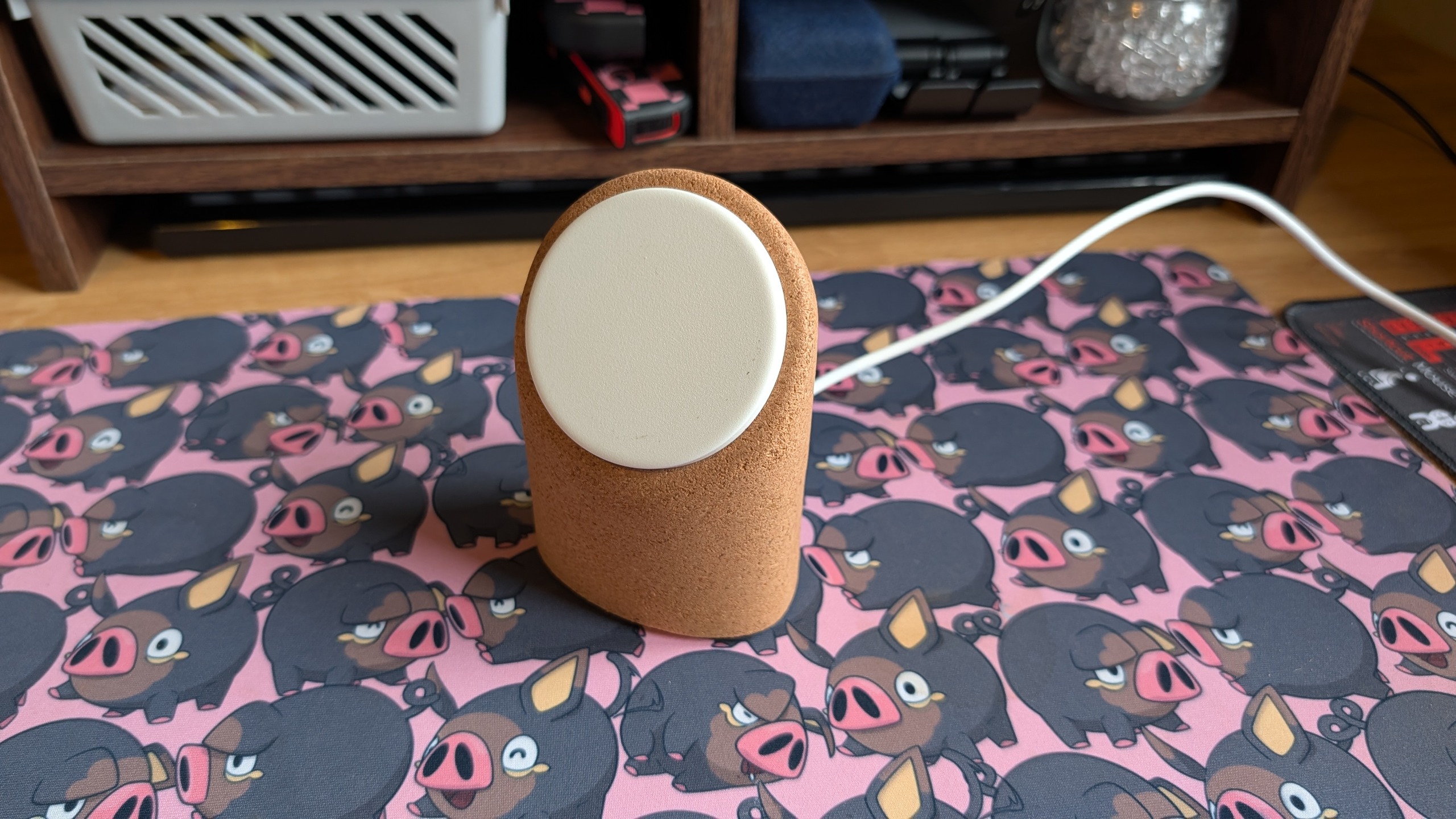 V&auml;stm&auml;rke wireless charging stand from ikea
