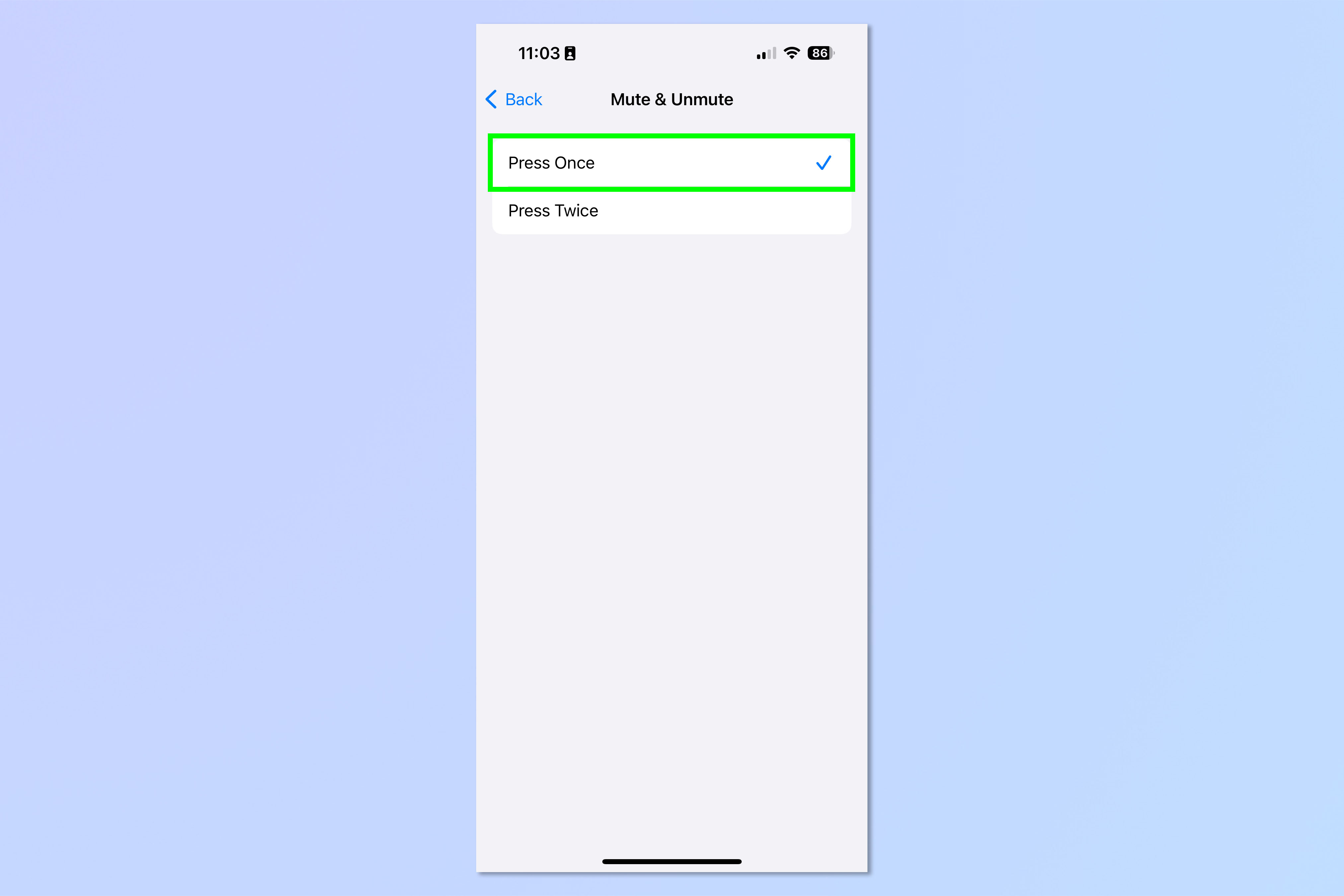 Una captura de pantalla que muestra cómo silenciar llamadas con AirPods en iPhone