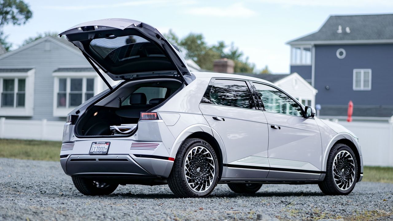 2024 Hyundai Ioniq 5 Limited AWD test drive.