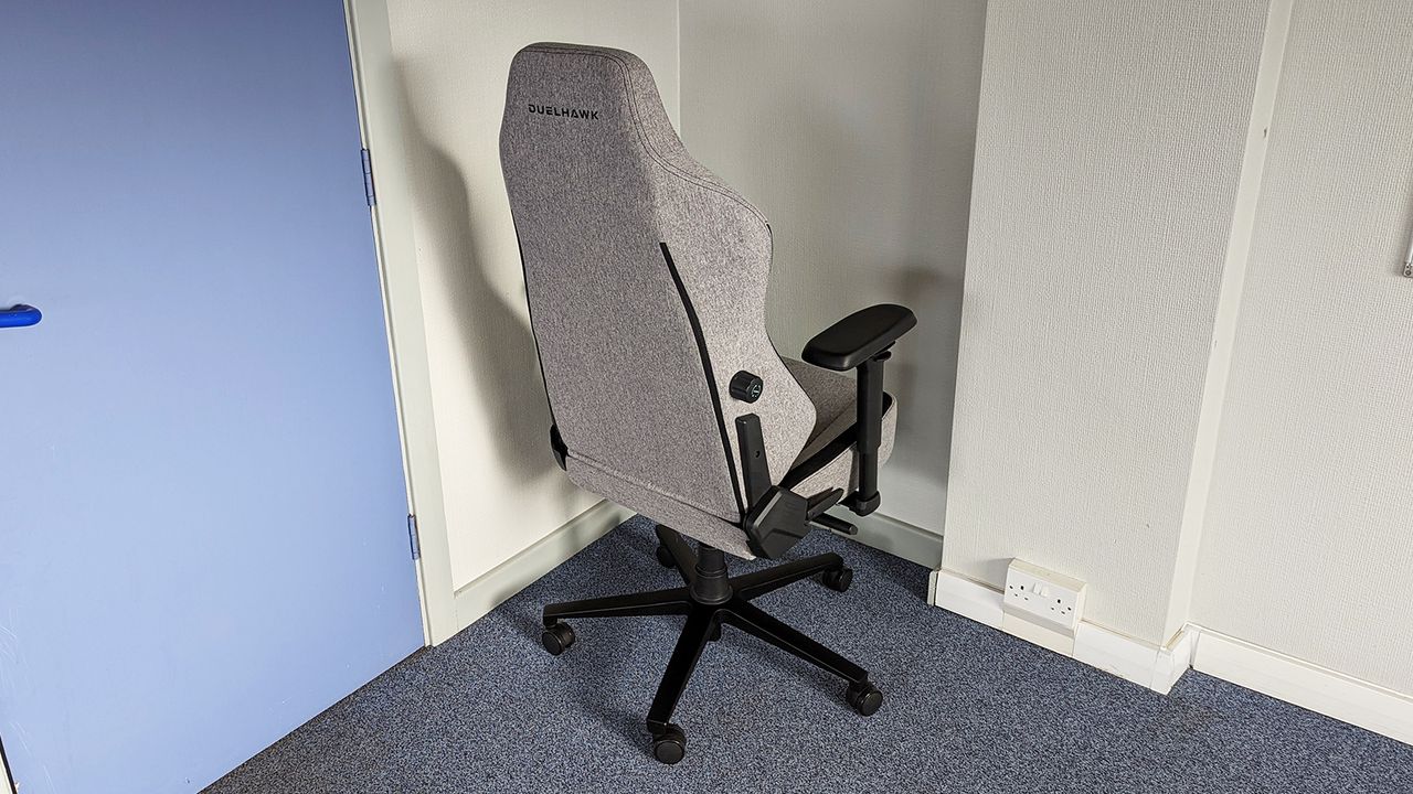 Duelhawk Ultra gaming chair
