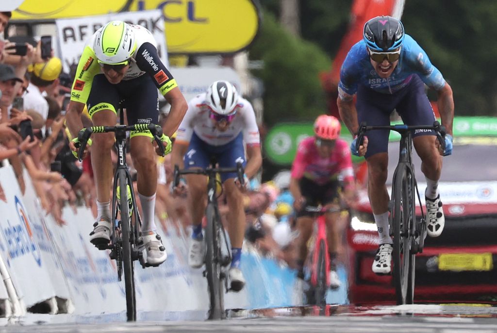 IntermarcheWantyGobert Materiaux teams Dutch rider Taco Van Der Hoorn L and IsraelPremier Tech teams Australian rider Simon Clarke R sprint to the finish line to win the 5th stage of the 109th edition of the Tour de France cycling race 1537 km between Lille and Arenberg Porte du Hainaut in northern France on July 6 2022 Photo by Thomas SAMSON AFP Photo by THOMAS SAMSONAFP via Getty Images