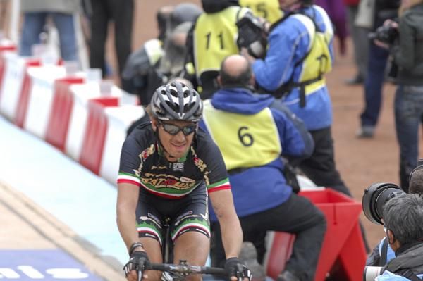 Filippo Pozzato (Katusha) rode in black kit today.