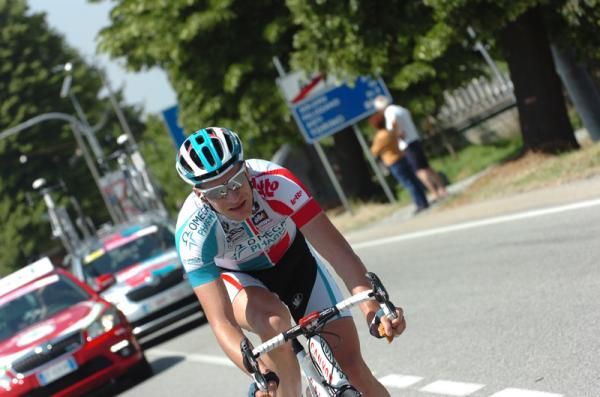 Sebastian Lang (Omega-Pharma Lotto) attacked after 3km