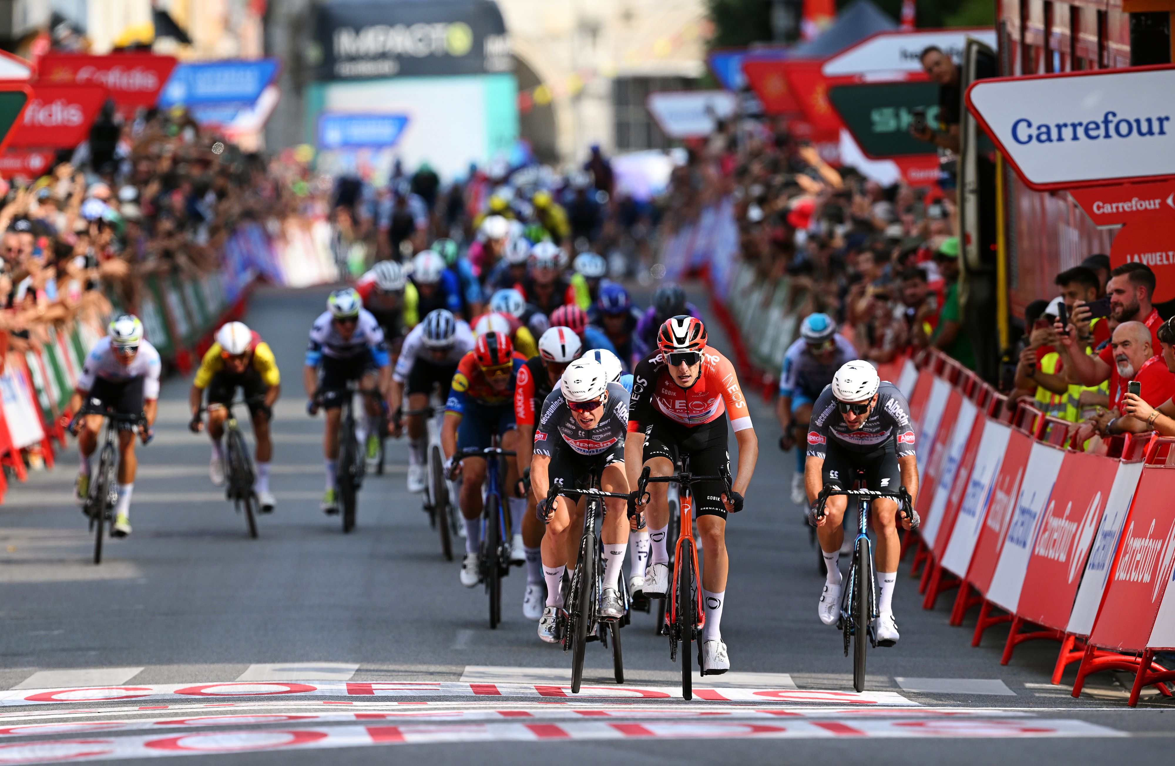 As it happened: British glory in stage 4 bunch sprint at La Vuelta 