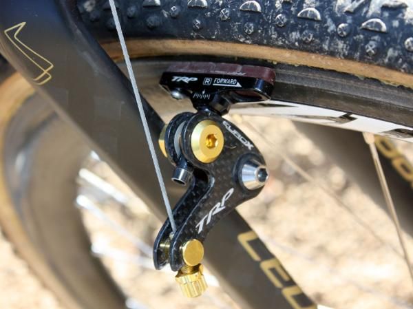 Joachim Parbo (KCH-Leopard Cycles) gets his gold on.