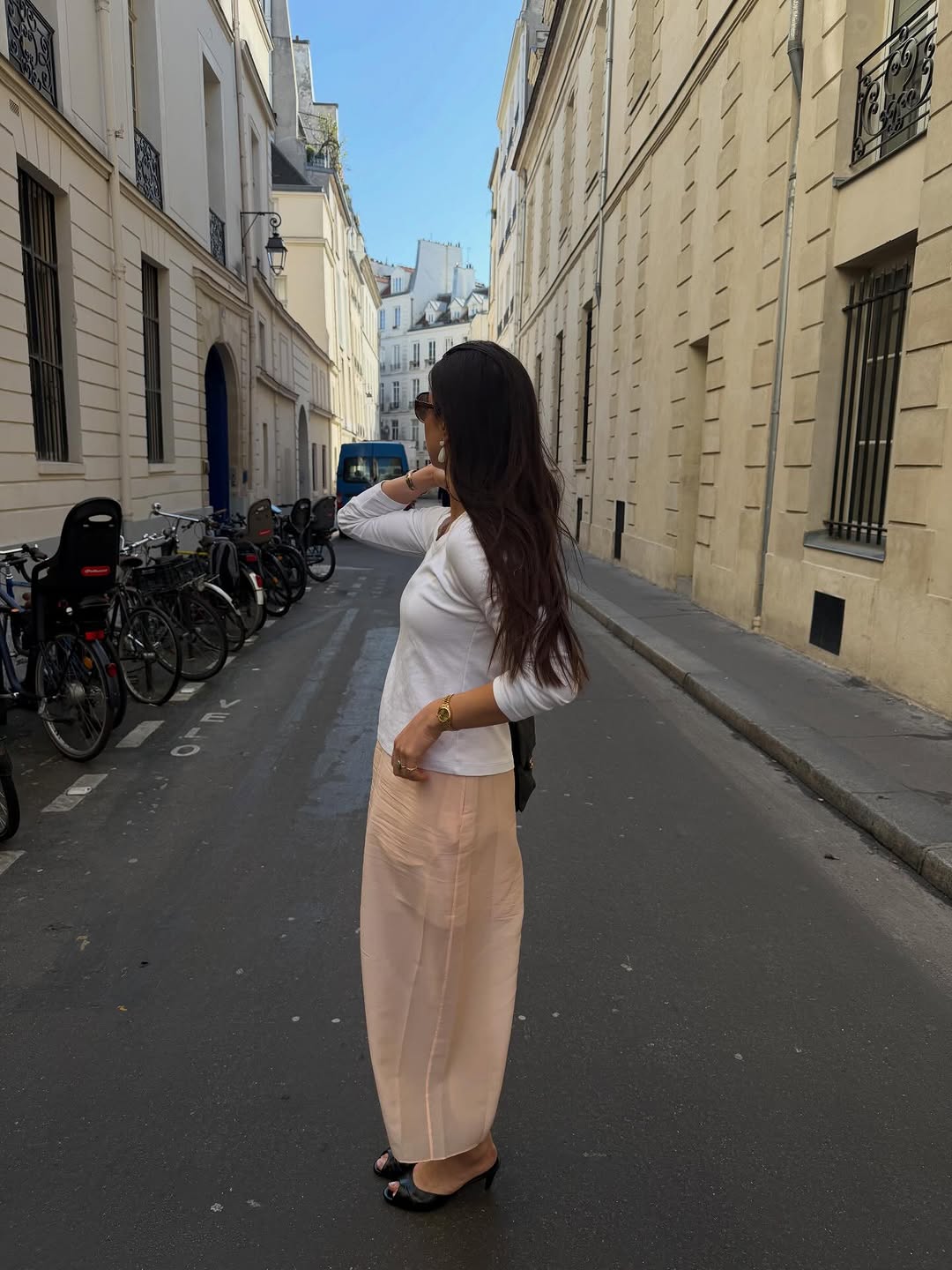 An image of a woman wearing peep toe sandal shoe trend 2026