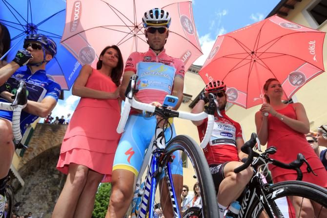 New maglia rosa wearer Vincenzo Nibali (Astana) at the stage 9 start line