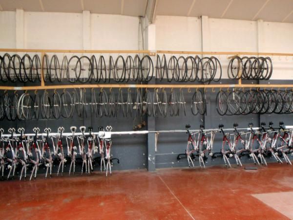 ProTour Service Course: Lots of wheels, lots of bikes