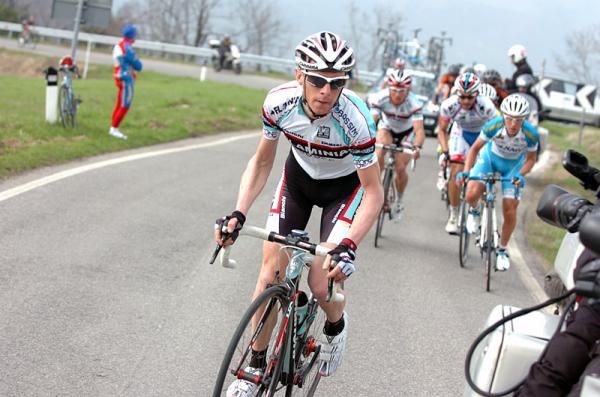 Riccardo Ricco' (Ceramica Flaminia) creates the winning break.