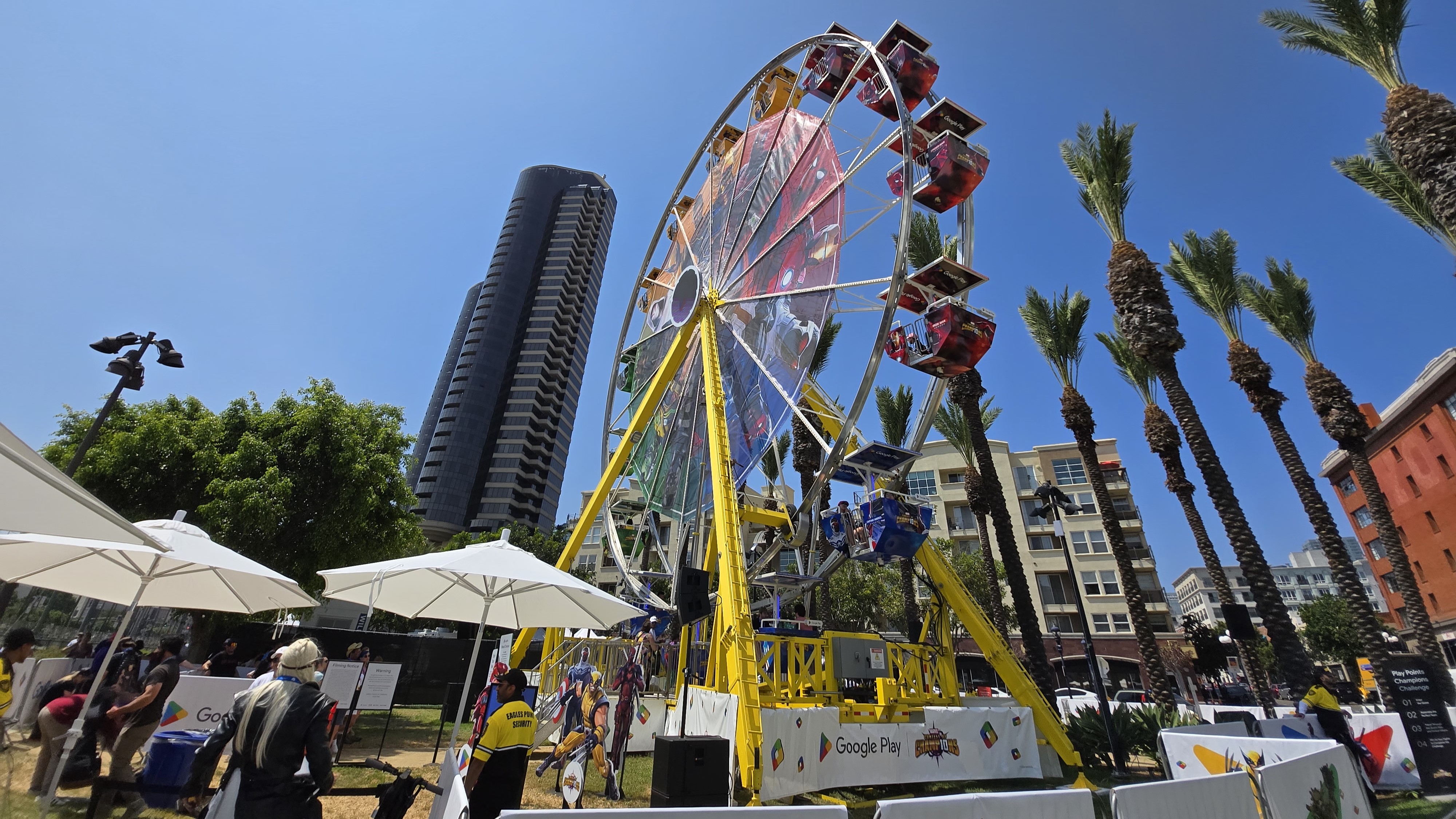 I went to San Diego Comic-Con and experienced Google and Samsung's booths — here's how it went