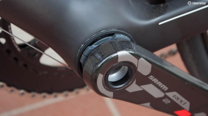The Izalco has a PF30 bottom bracket shell