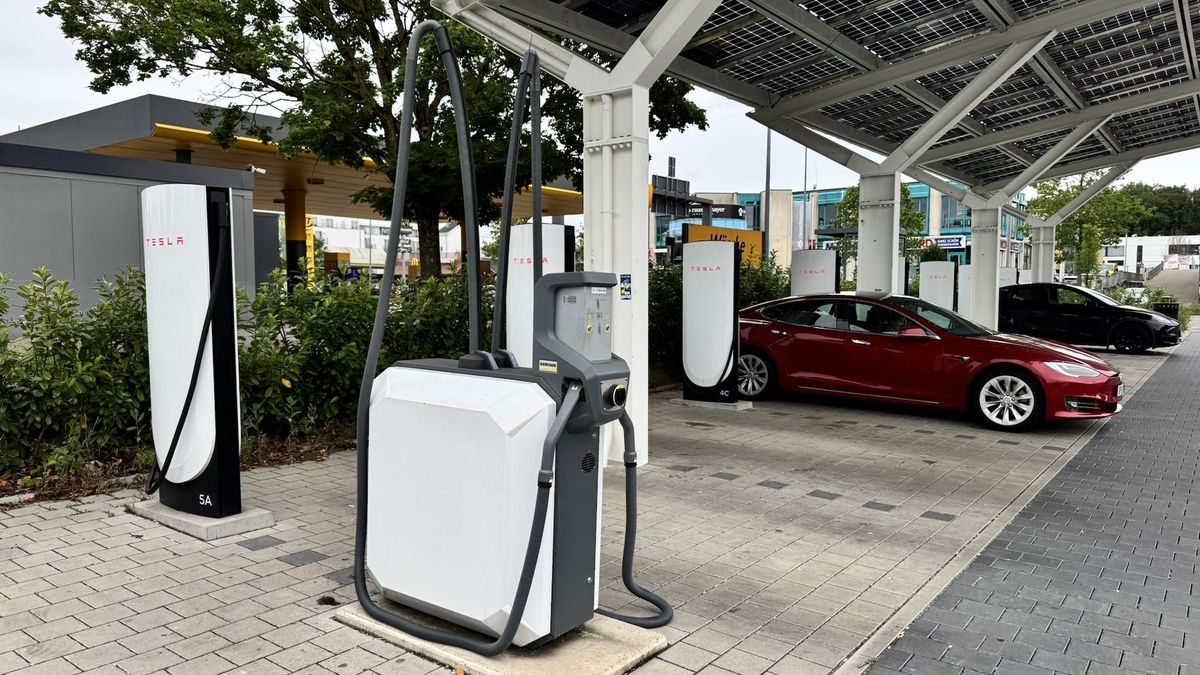 Tesla sucks! Handy vacuum cleaners have been spotted at some European Tesla Supercharger stalls
