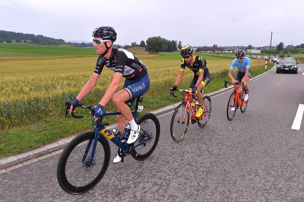 Calvin Watson (Aqua Blue Sport Team) wears the black points jersey