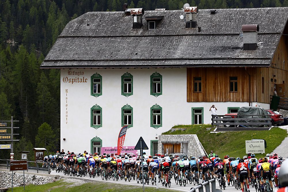 The peloton during stage 18 at the Giro d'Italia