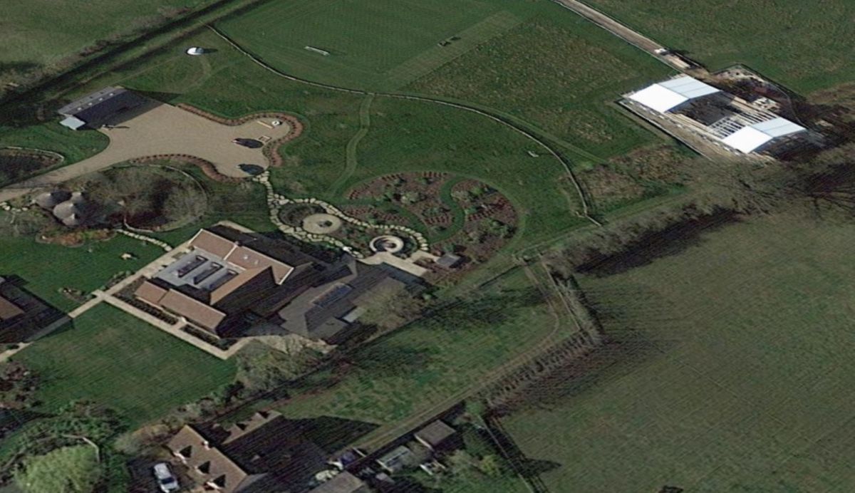 An overhead shot of Ed Sheeran&#039;s Suffolk home shows large green plots next to his house