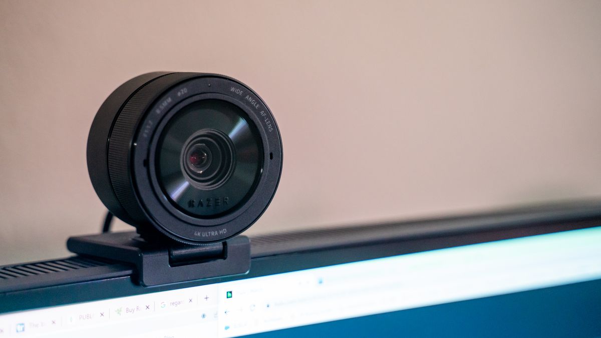 $300 Webcam!? - Razer Kiyo Pro Ultra Review! 