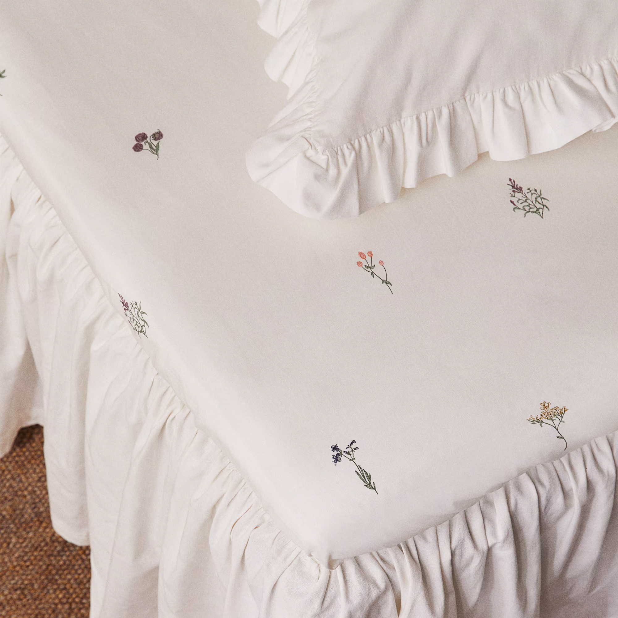 H&M patterned fitted sheets