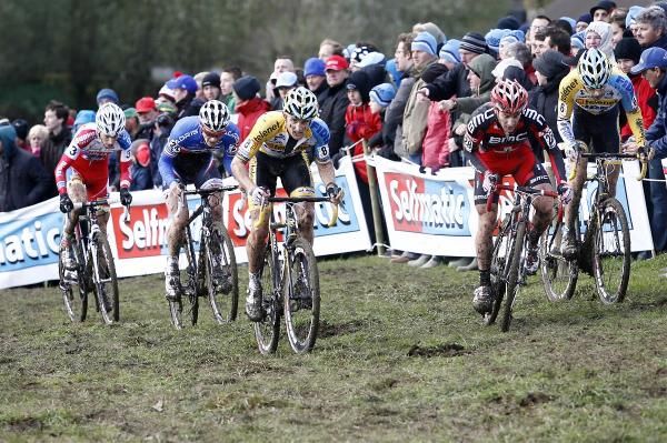 The chase group vying for third place on the day.